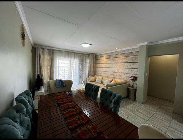 2 BEDROOM TOWNHOUSE FOR SALE IN NOORDWYK